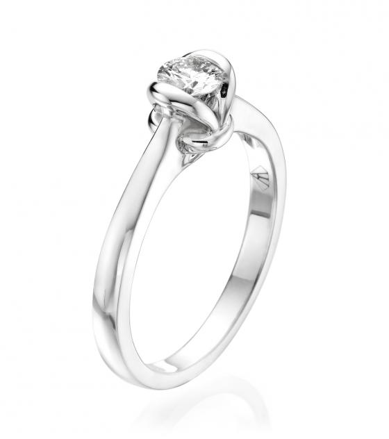 lips diamond ring